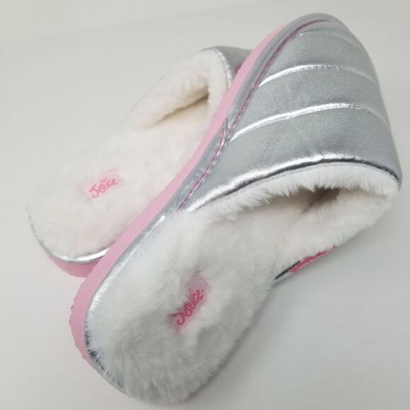 NWT. Justice quilted silver, fur lined house slippers. Size 6. - Picture 10 of 16